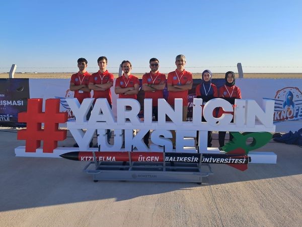 Balıkesirli öğrenciler, TEKNOFEST Roket yarışmasında
