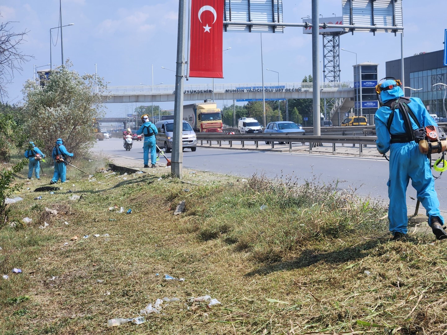 Park ve bahçelerde sonbahar temizliği
