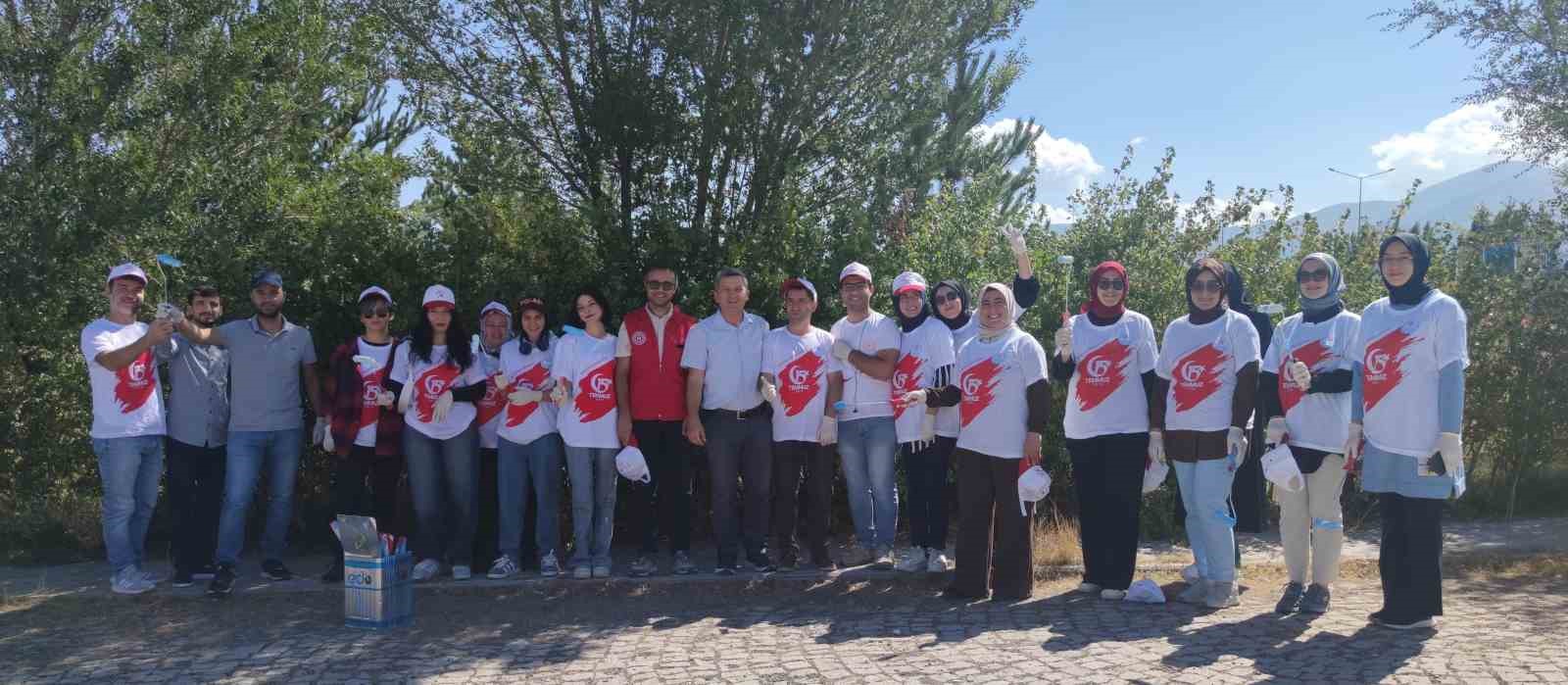 Gönüllüler Kazım Karabekir Stadyumu’nun çehresini değiştirdi
