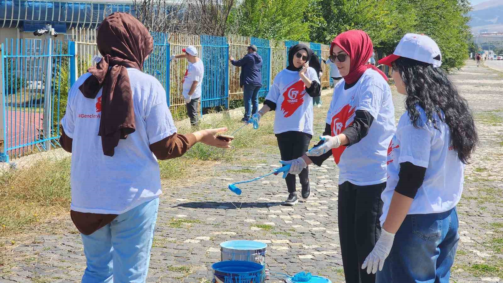 Gönüllüler Kazım Karabekir Stadyumu’nun çehresini değiştirdi
