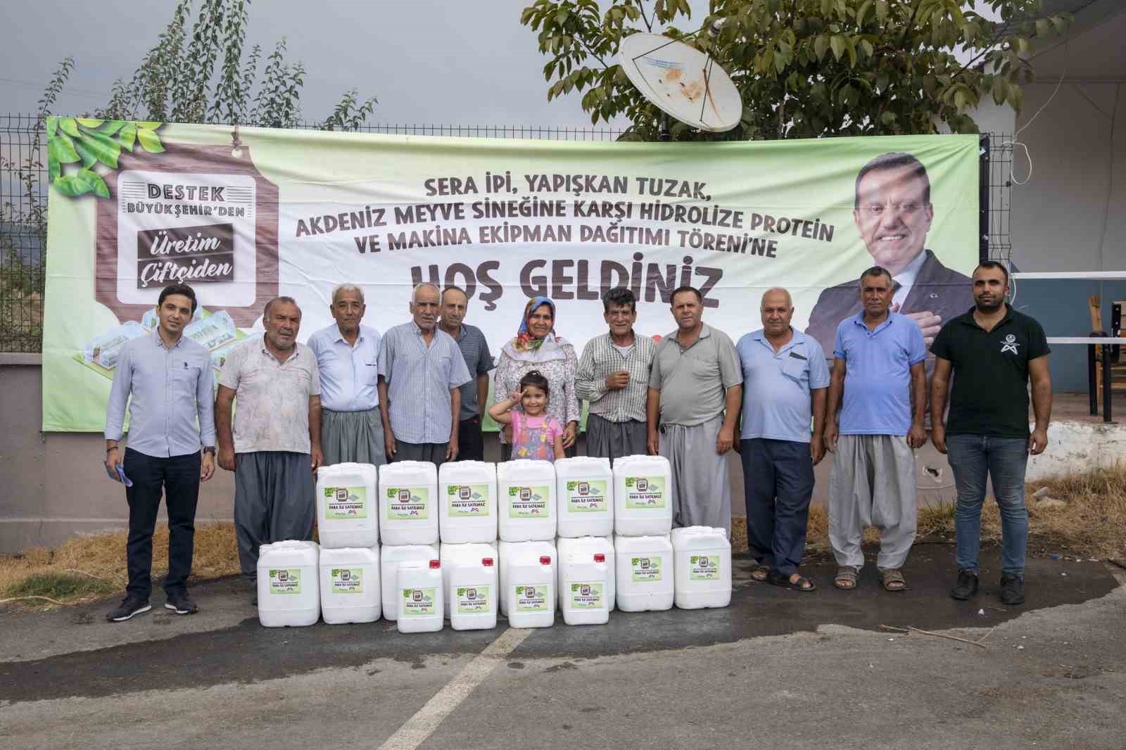 Mersin’de üreticilere ’Akdeniz meyve sineği’ ile mücadele desteği
