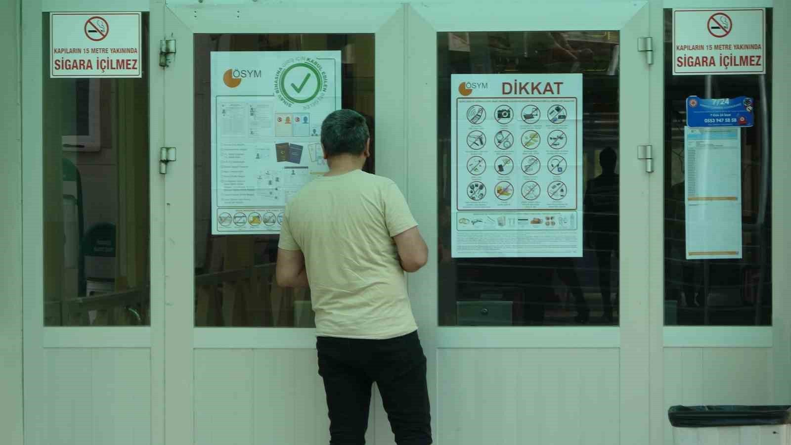 Sınava geç kaldı kabahati halk otobüsünde buldu
