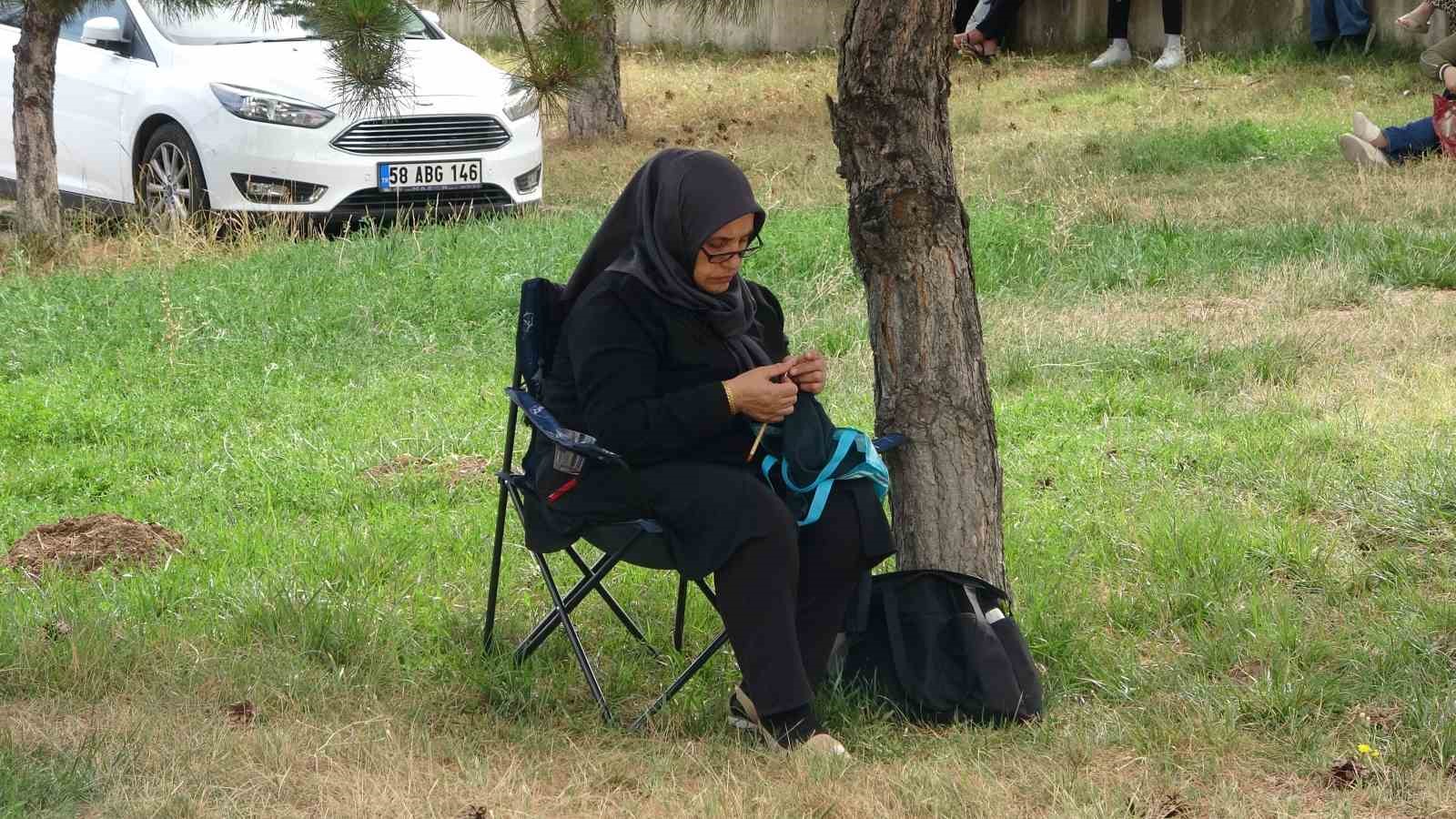 Sınava geç kaldı kabahati halk otobüsünde buldu
