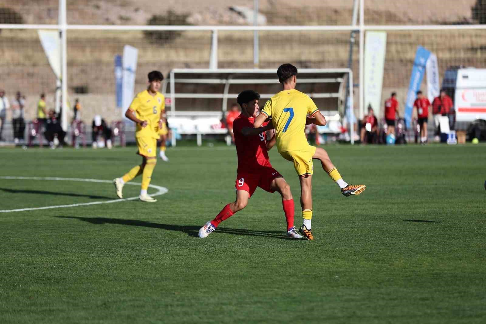 Arda Turan’dan Yüksek İrtifa Kamp Merkezi’ne övgü dolu sözler
