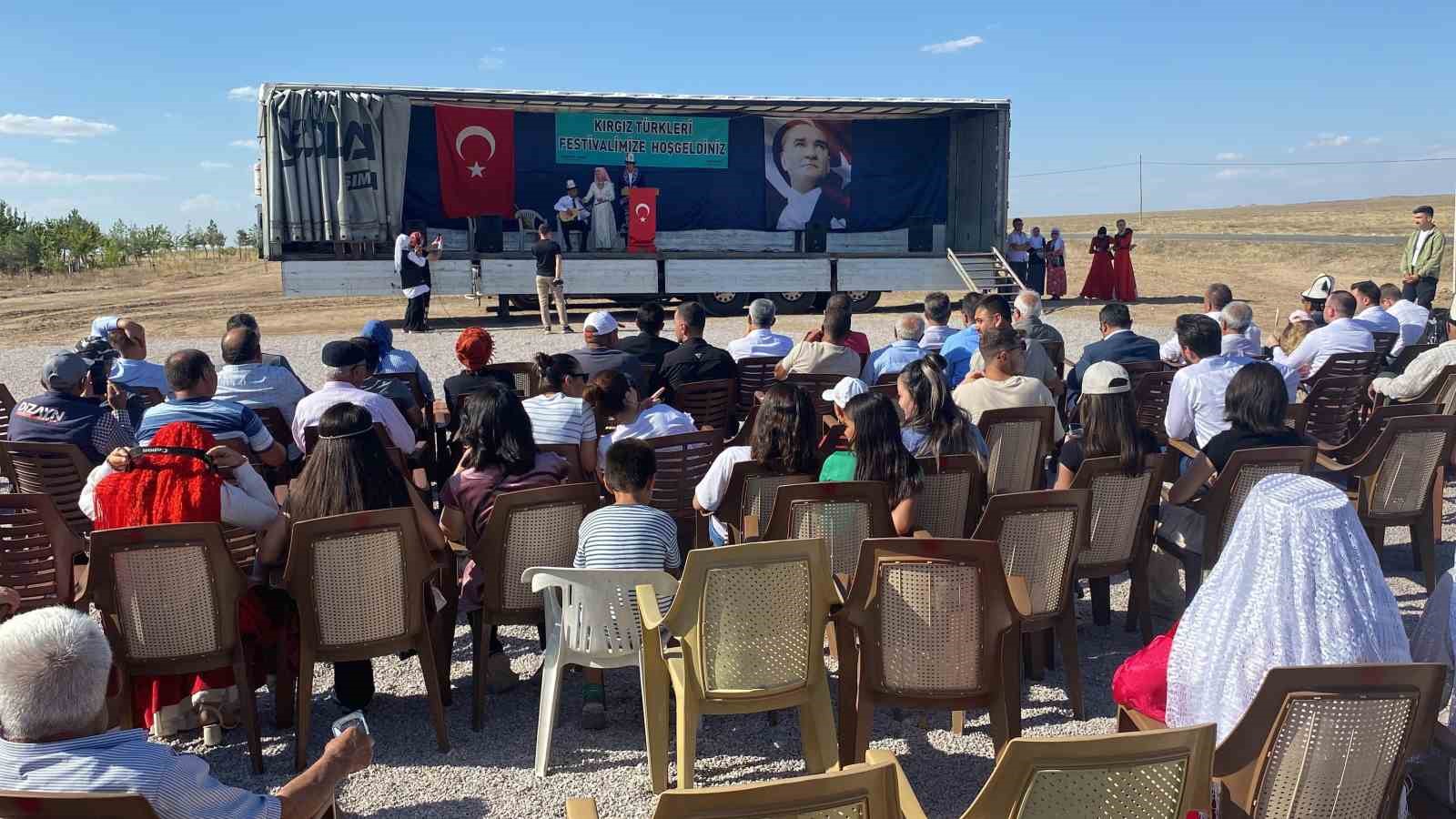 Yozgat’ta ilk kez düzenlenen festivalde Kırgız Türkleri kültürlerini tanıttı
