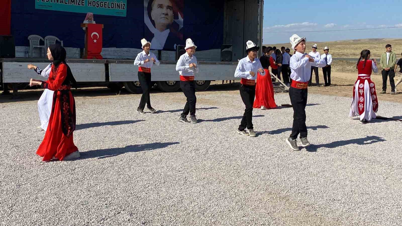 Yozgat’ta ilk kez düzenlenen festivalde Kırgız Türkleri kültürlerini tanıttı
