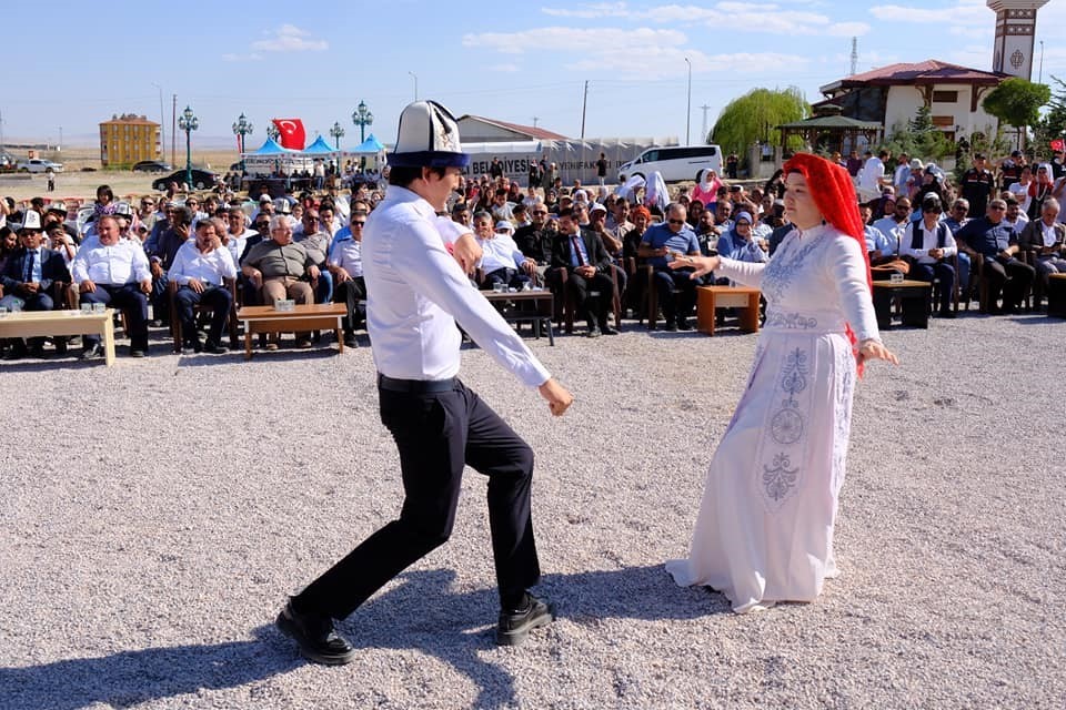 Yozgat’ta ilk kez düzenlenen festivalde Kırgız Türkleri kültürlerini tanıttı
