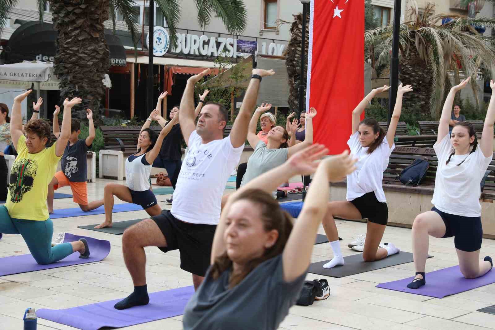 Mudanya’da pazar sabahı yoga ile başladı
