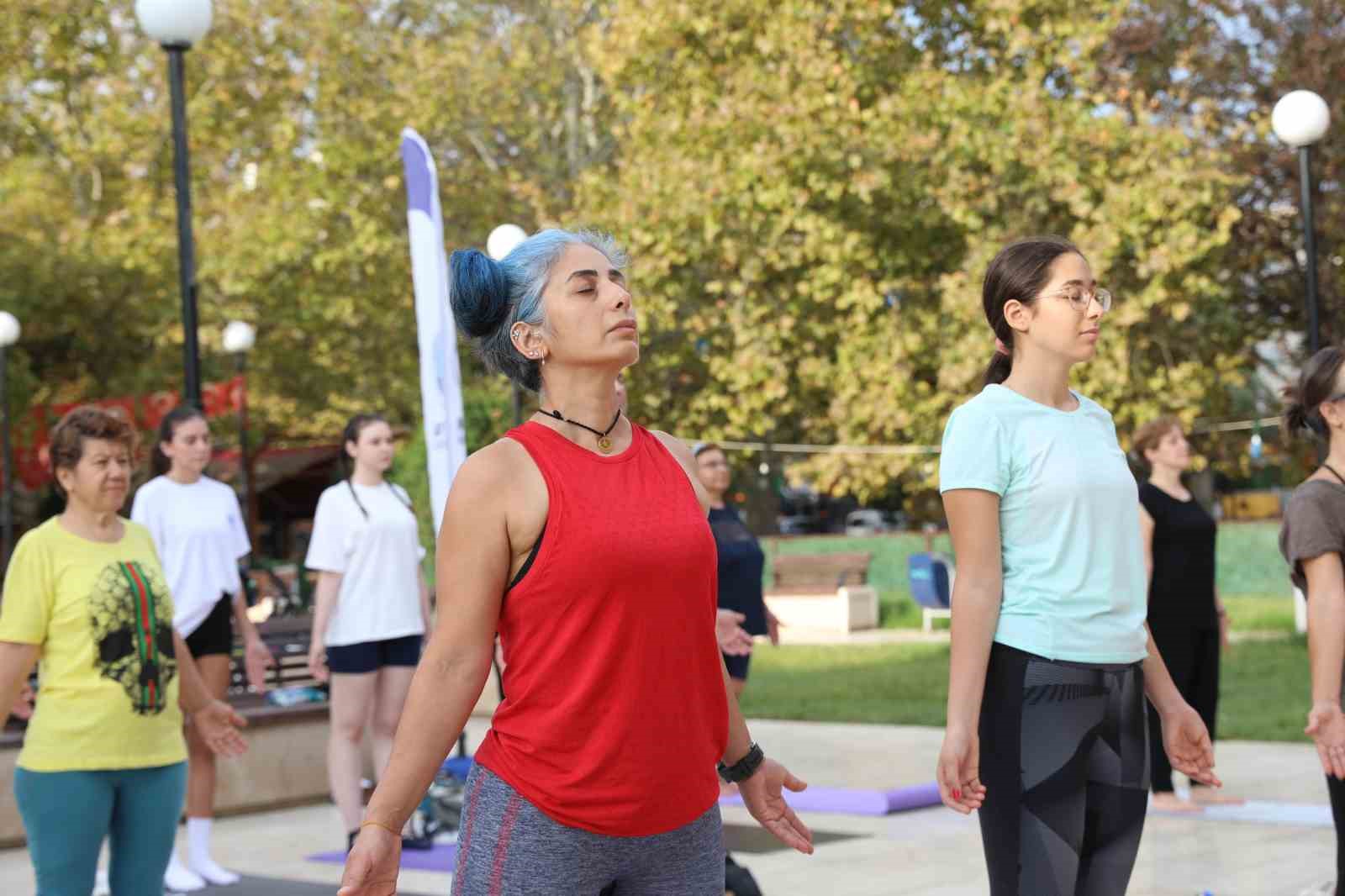 Mudanya’da pazar sabahı yoga ile başladı
