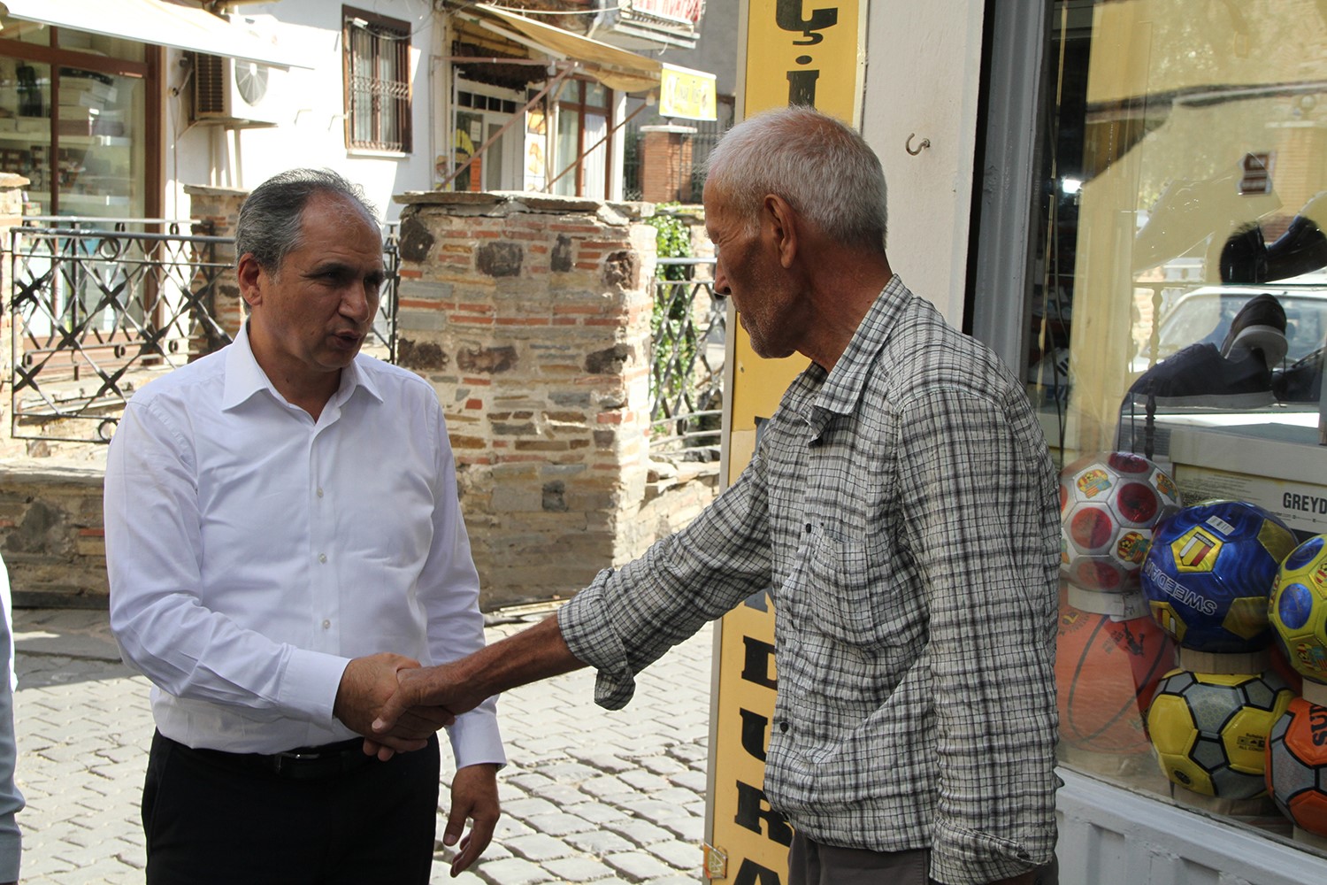 AK Parti Uşak Milletvekili Güneş Kula’da temaslarda bulundu
