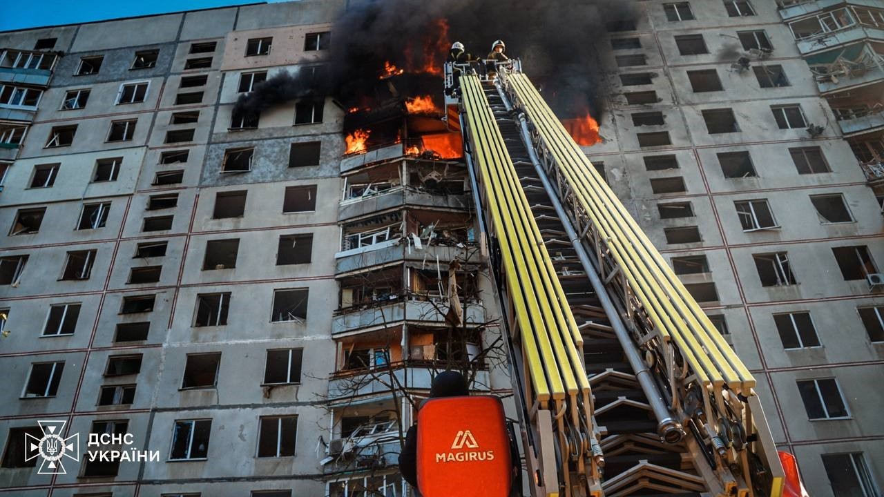 Rusya, Harkov’da içinde sivillerin bulunduğu binayı vurdu
