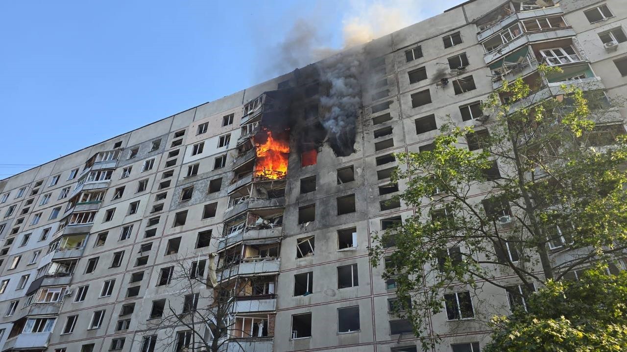 Rusya, Harkov’da içinde sivillerin bulunduğu binayı vurdu
