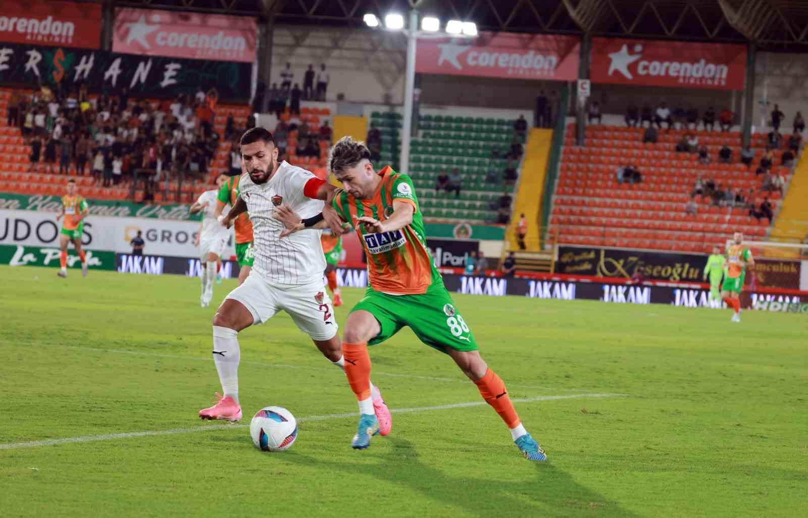 Trendyol Süper Lig: Corendon Alanyaspor: 0 - A. Hatayspor: 0 (İlk yarı)
