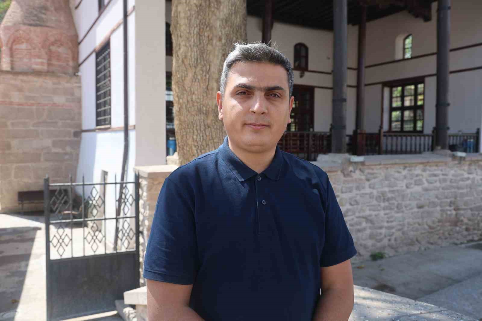 Osmanlı döneminden kalan tarihi yapı: Çay Camii
