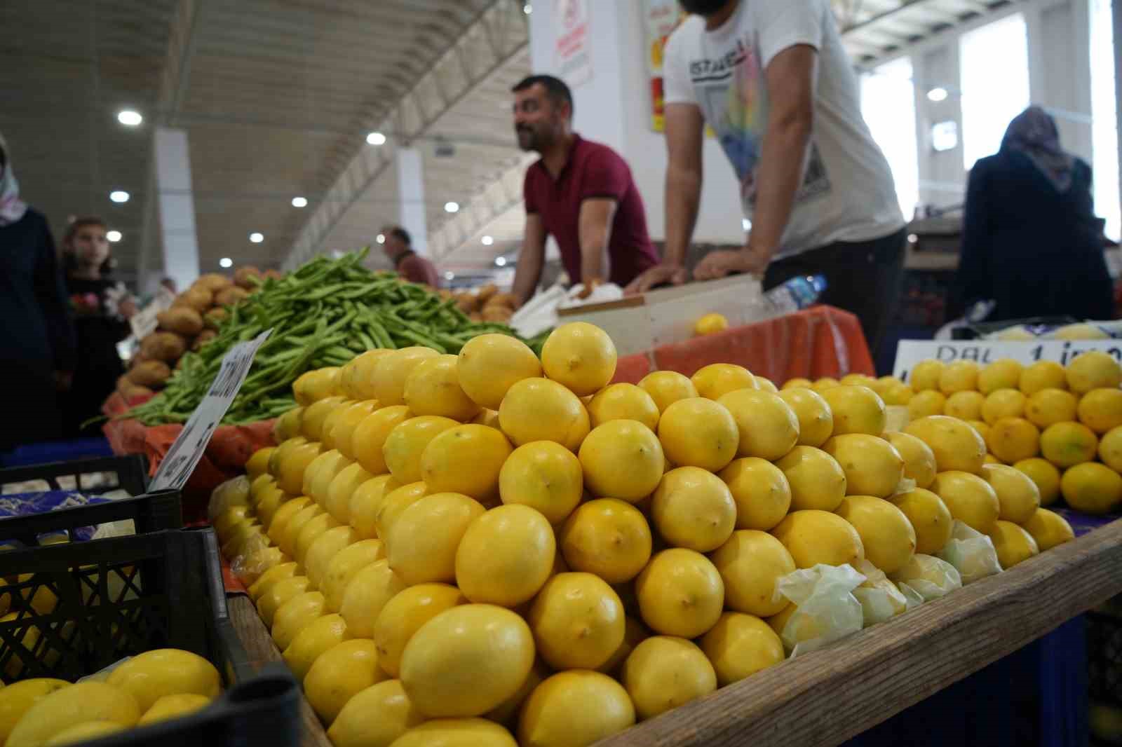 Çayın limonsuz içilmediği Erzincan’da limon fiyatı yüzleri güldürdü
