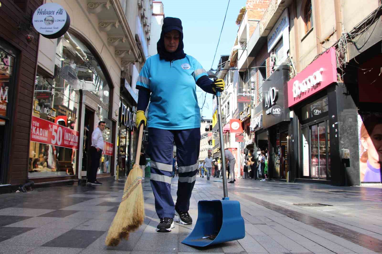 Trabzon sokaklarına kadın eli değdi
