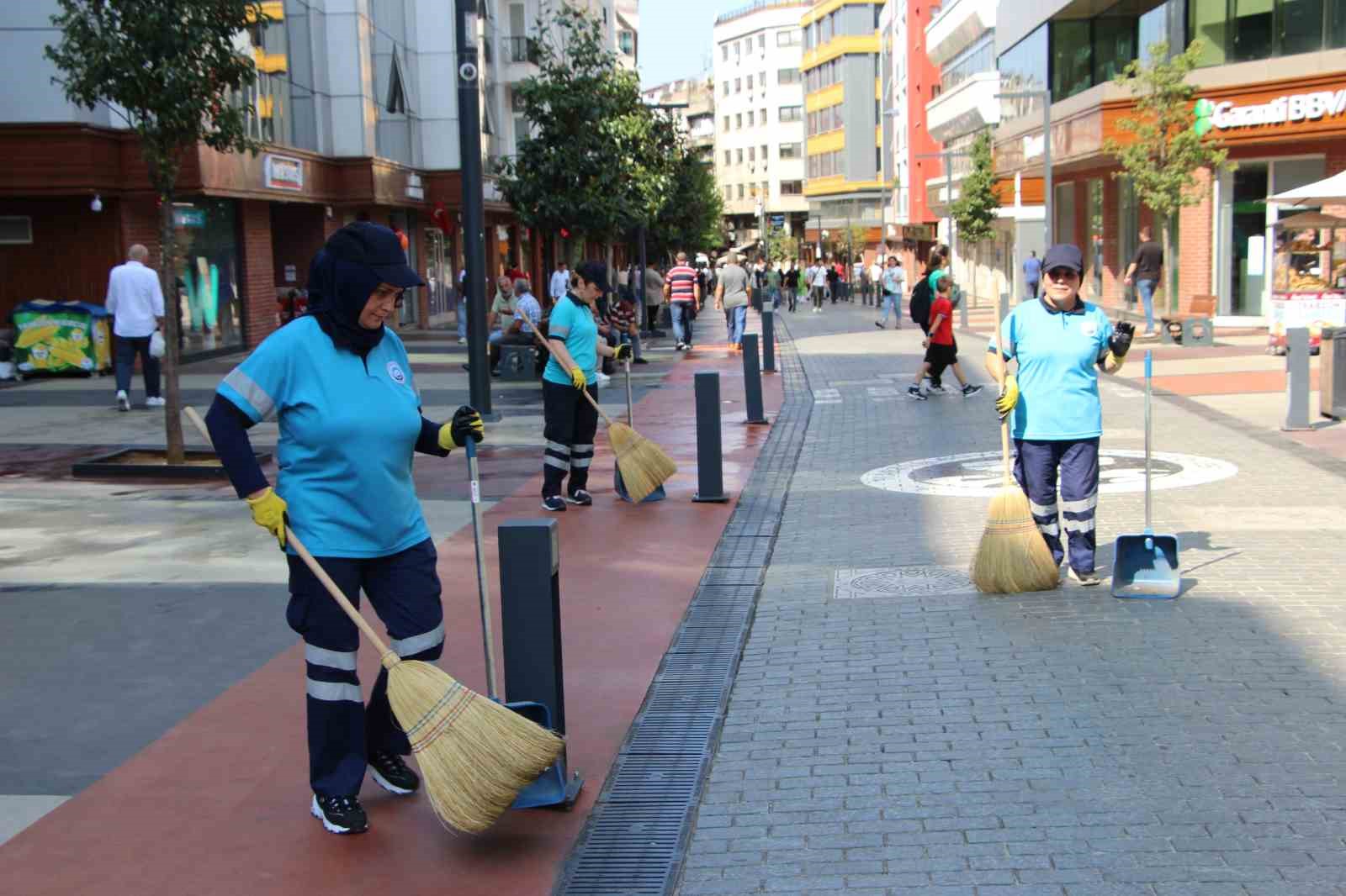 Trabzon sokaklarına kadın eli değdi
