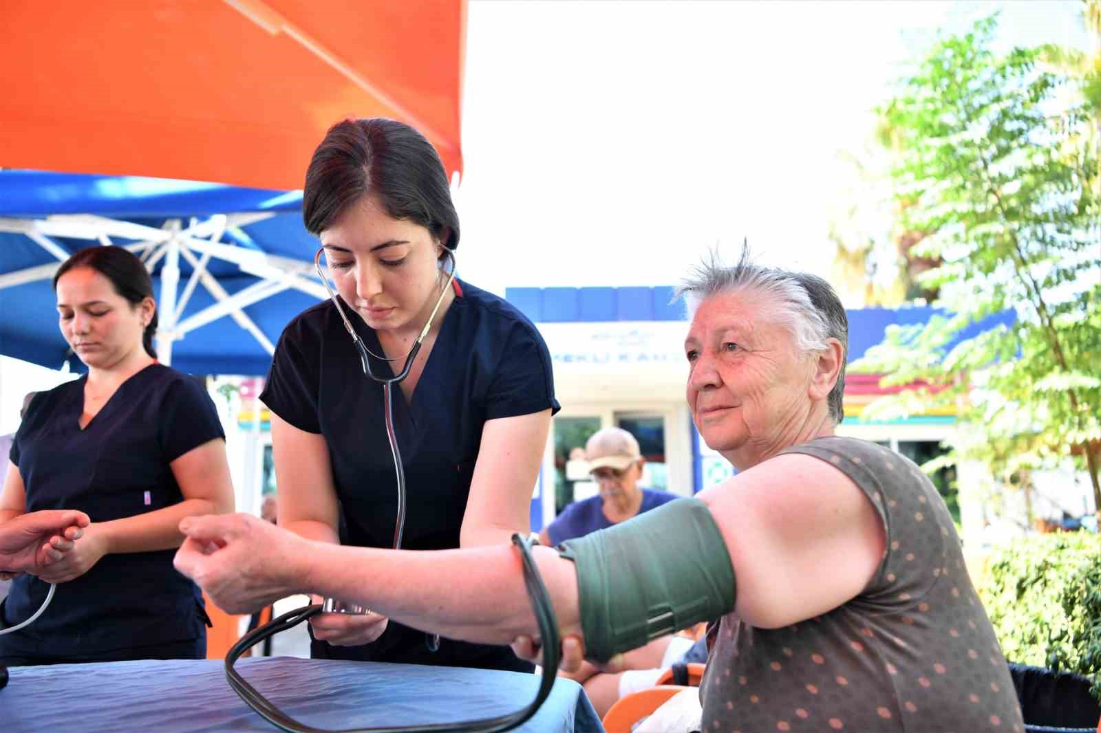 Konyaaltı’ndan emeklilere sağlıklı yaşam tüyoları
