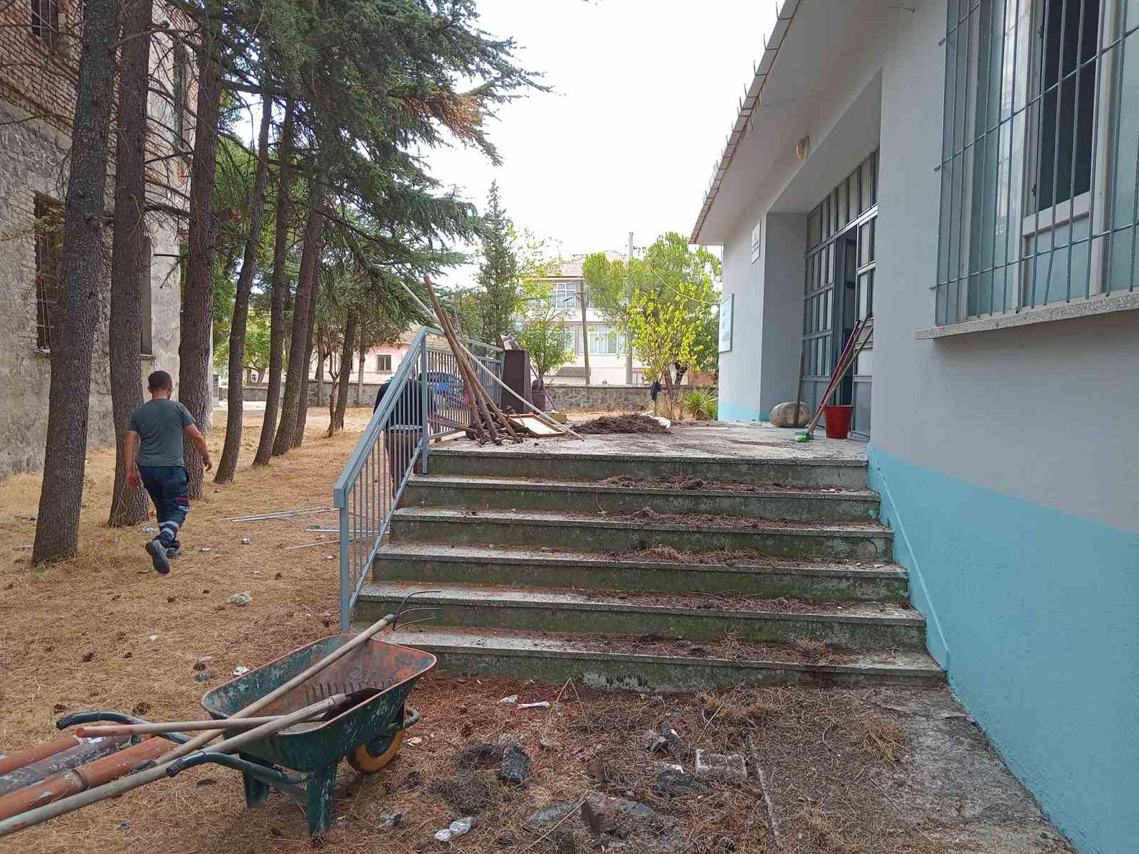 Kreş için köy halkını seferber oldu
