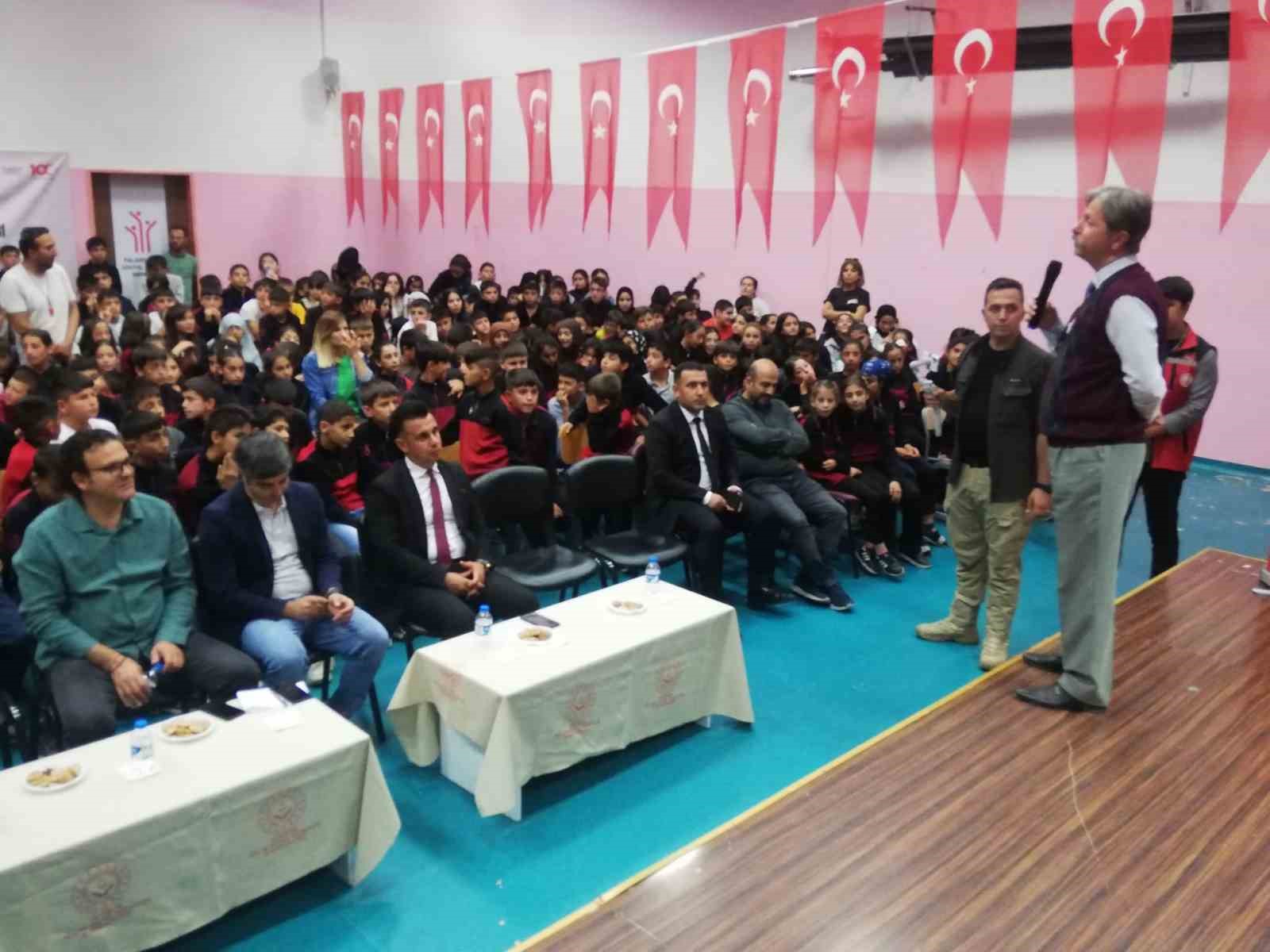 Erzurum’da “Vatan ve kahramanlık buluşmaları” programı
