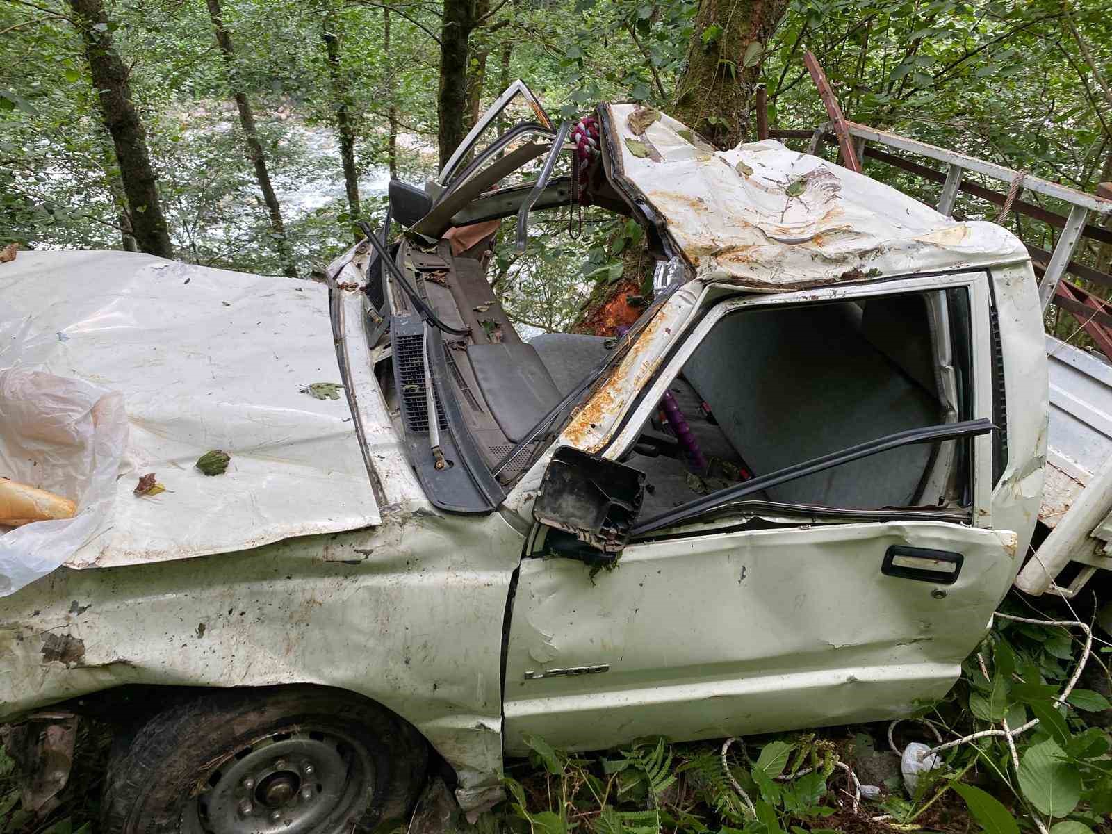 Rize’de kamyonet uçuruma yuvarlandı: 1 ölü
