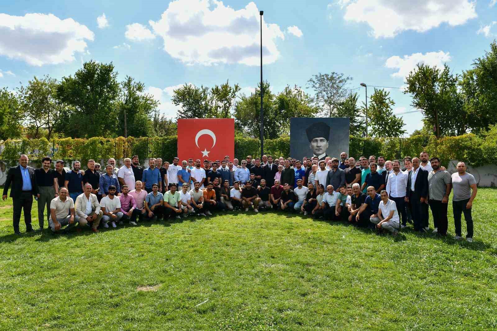 Olimpiyat şampiyonu Taha Akgül, Türkiye Güreş Federasyonu başkanlığına adaylığını açıkladı
