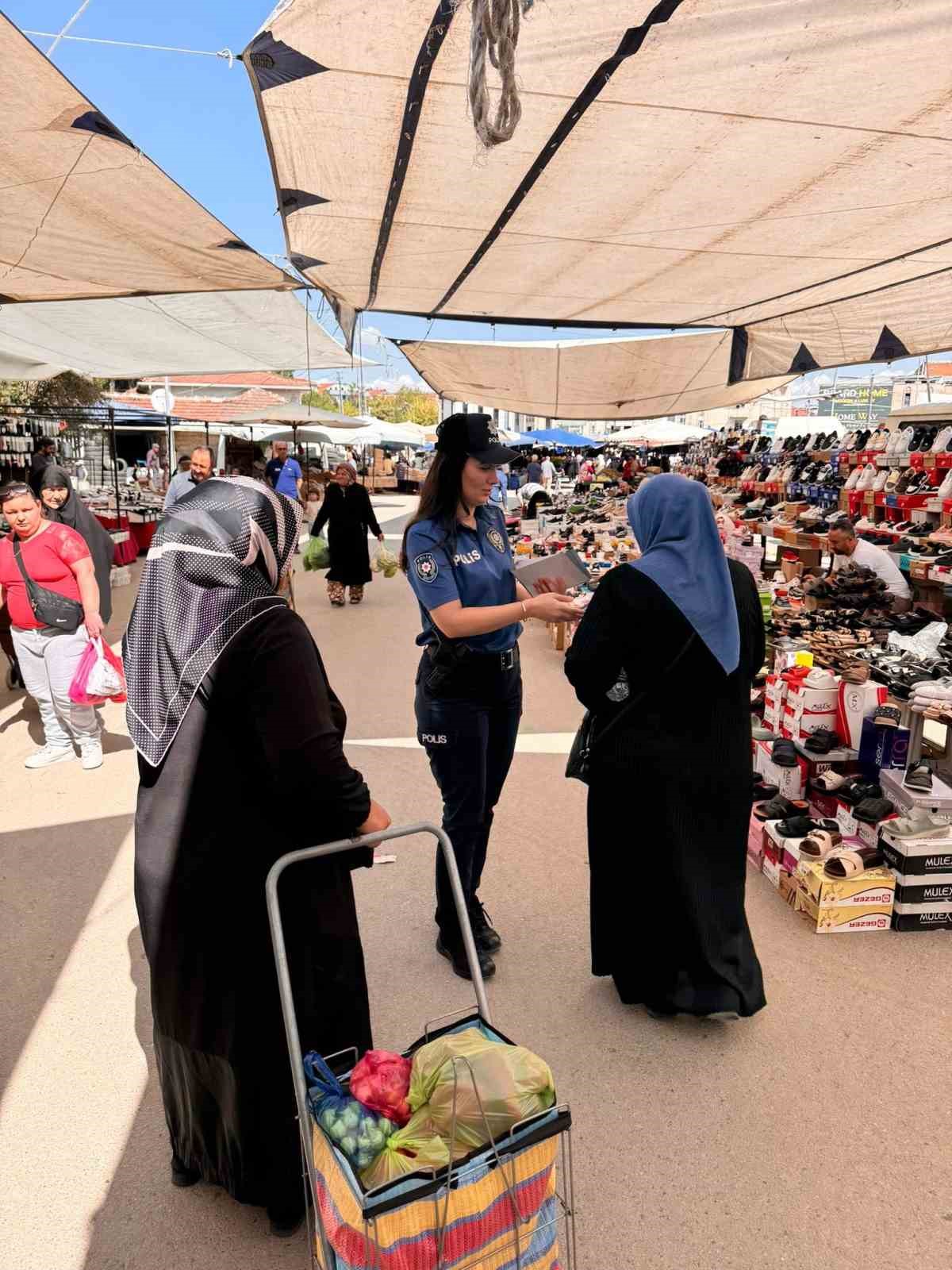 İnegöl’de İlçe Emniyet Müdürlüğü ekiplerinden vatandaşları bilgilendirme çalışması
