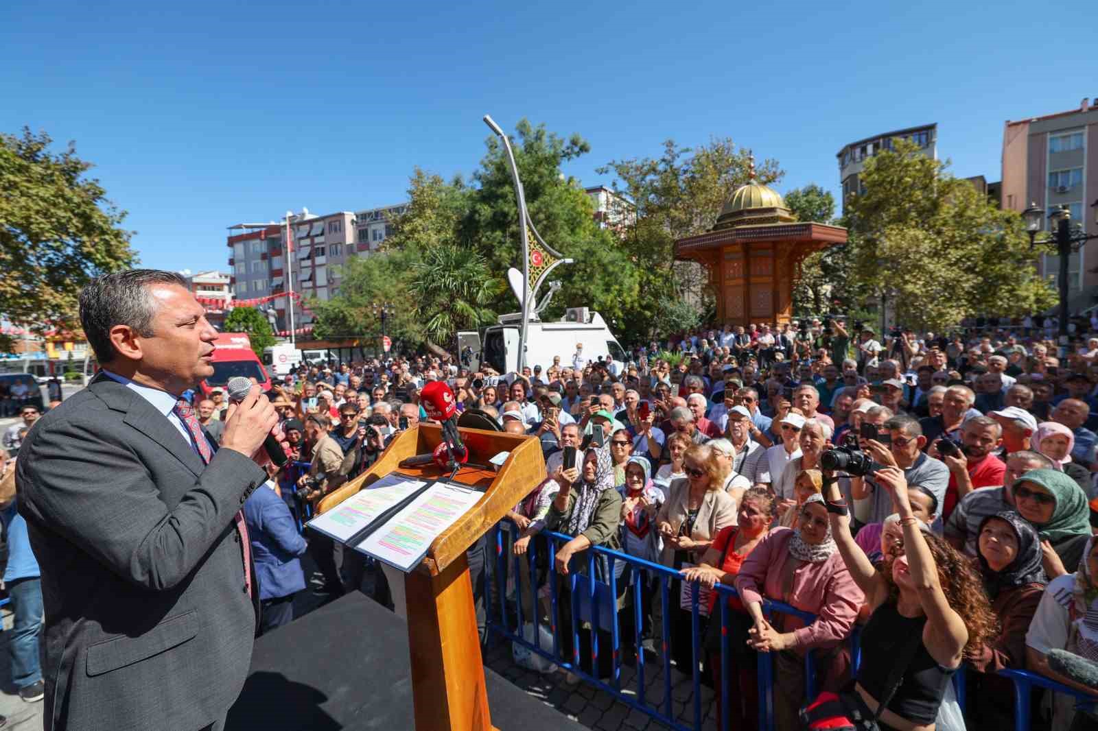 CHP Genel Başkanı Özgür Özel: 