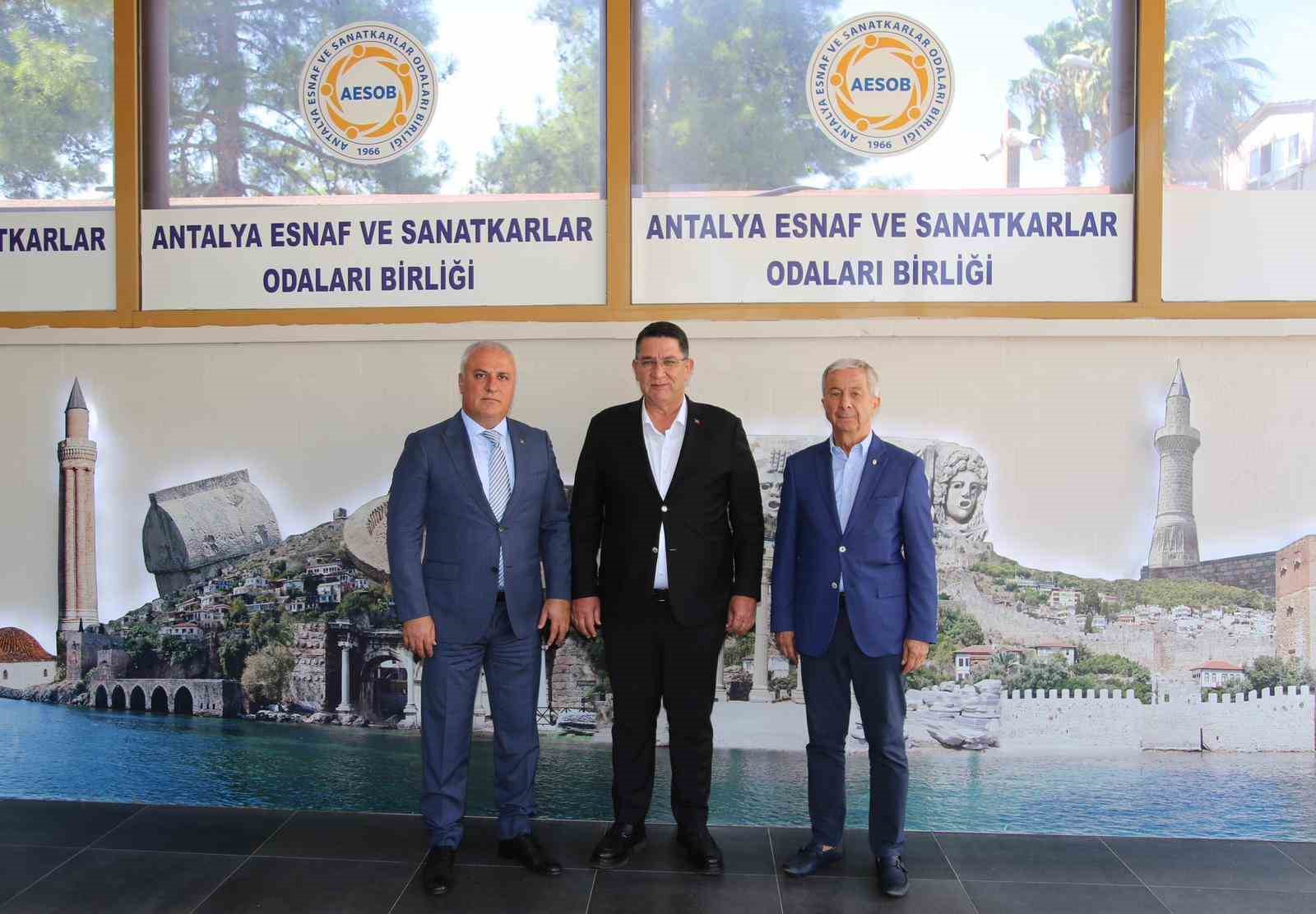 Başkan Erdem Antalya’da temaslarda bulundu
