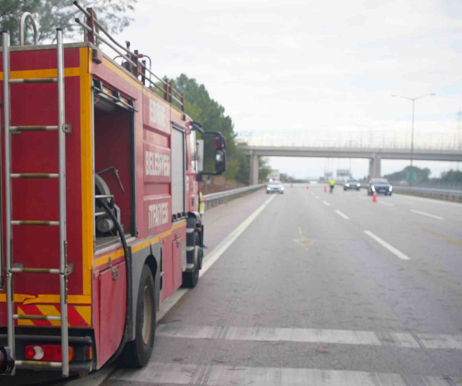 İstanbul-Edirne Otoyolu’nda yangın: Trafik tek şeritten sağlandı
