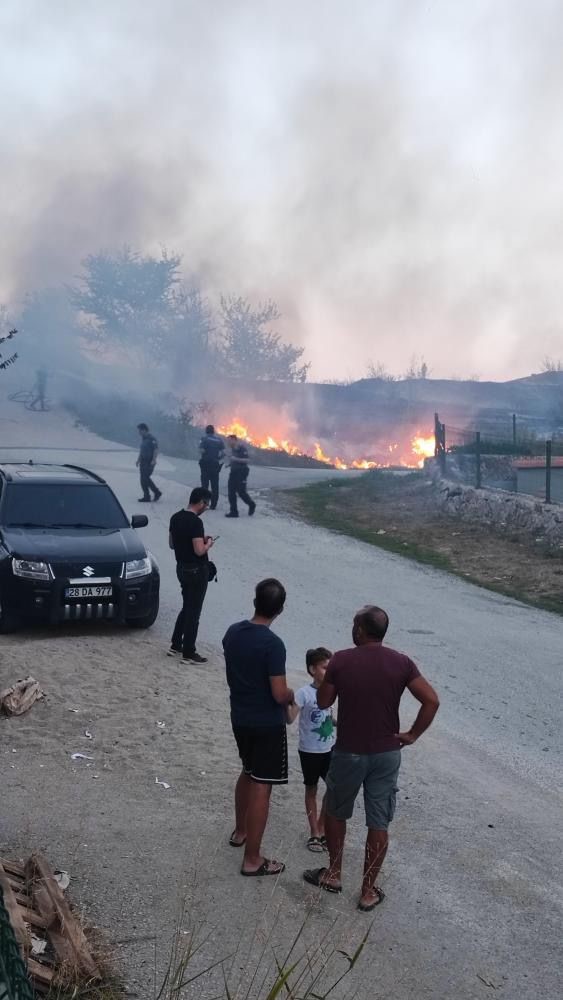 Sakarya’da korkutan yangın: Mahalleli sokağa döküldü
