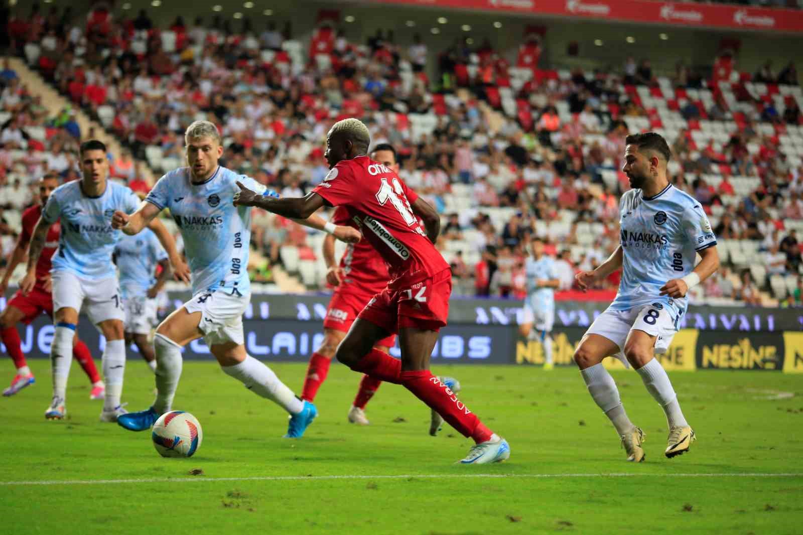 Trendyol Süper Lig: Antalyaspor: 2 - Adana Demirspor: 1 (Maç sonucu)
