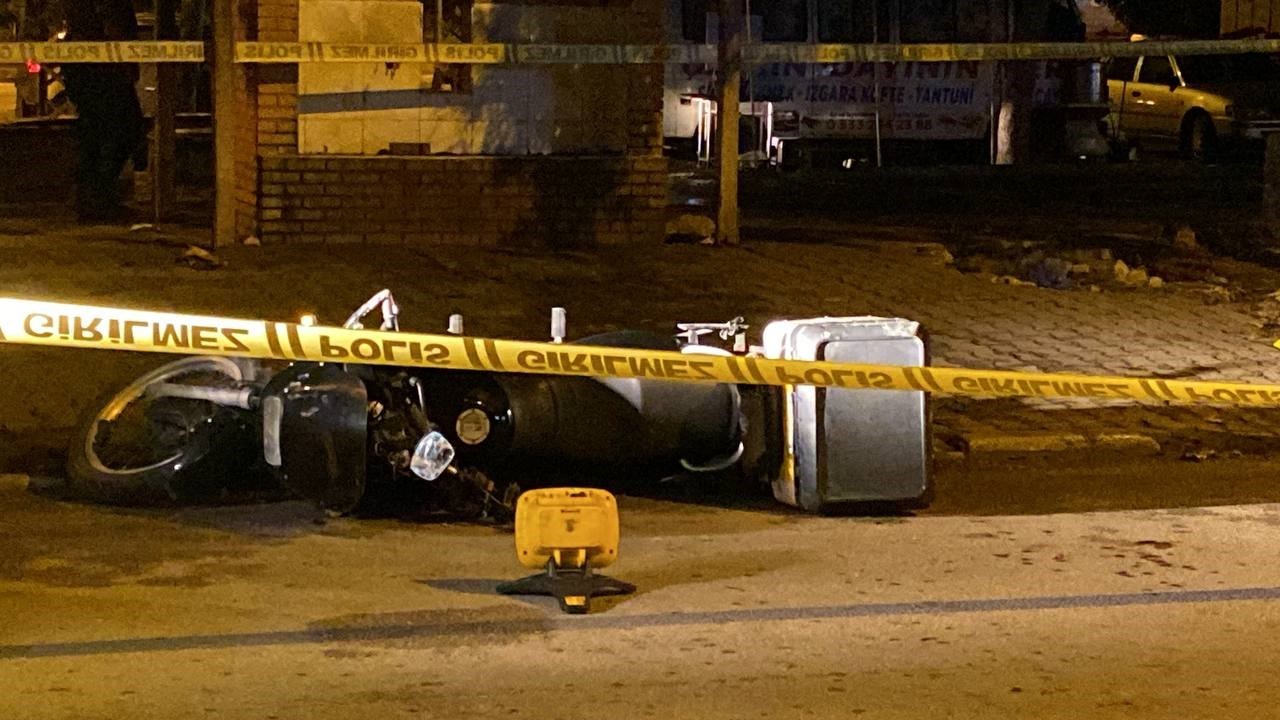 Adana’da trafikte yol verme kavgasında 4 kişi yaralandı
