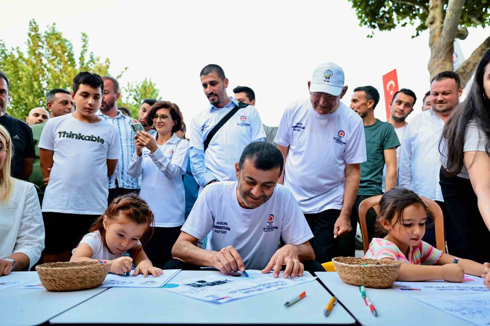 Bisiklet binen Başkan Çavuşoğlu hareketliliğe dikkat çekti
