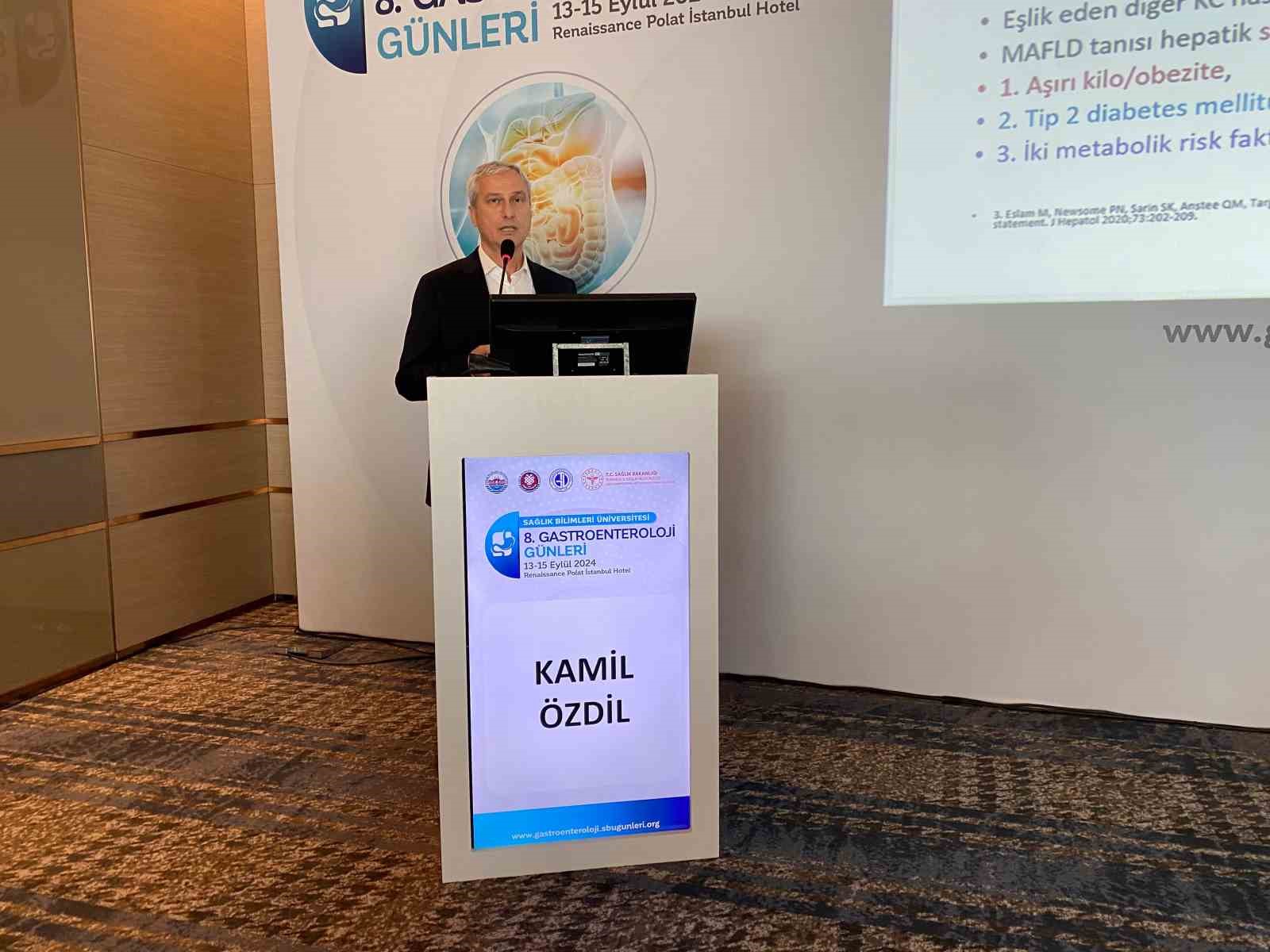 Prof. Dr. Özdil’den canlı yayında ileri endoskopi dersi
