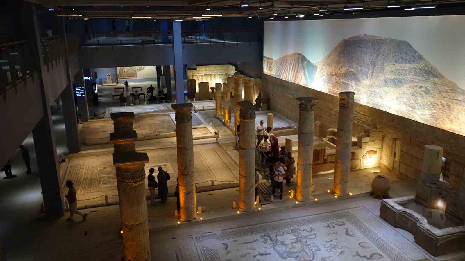 Zeugma Mozaik Müzesi, festival için Gaziantep’e gelenlerin akınına uğruyor
