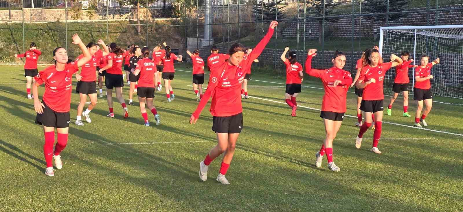 U19 Kadın Milli Takımı Erzurum kampı başladı
