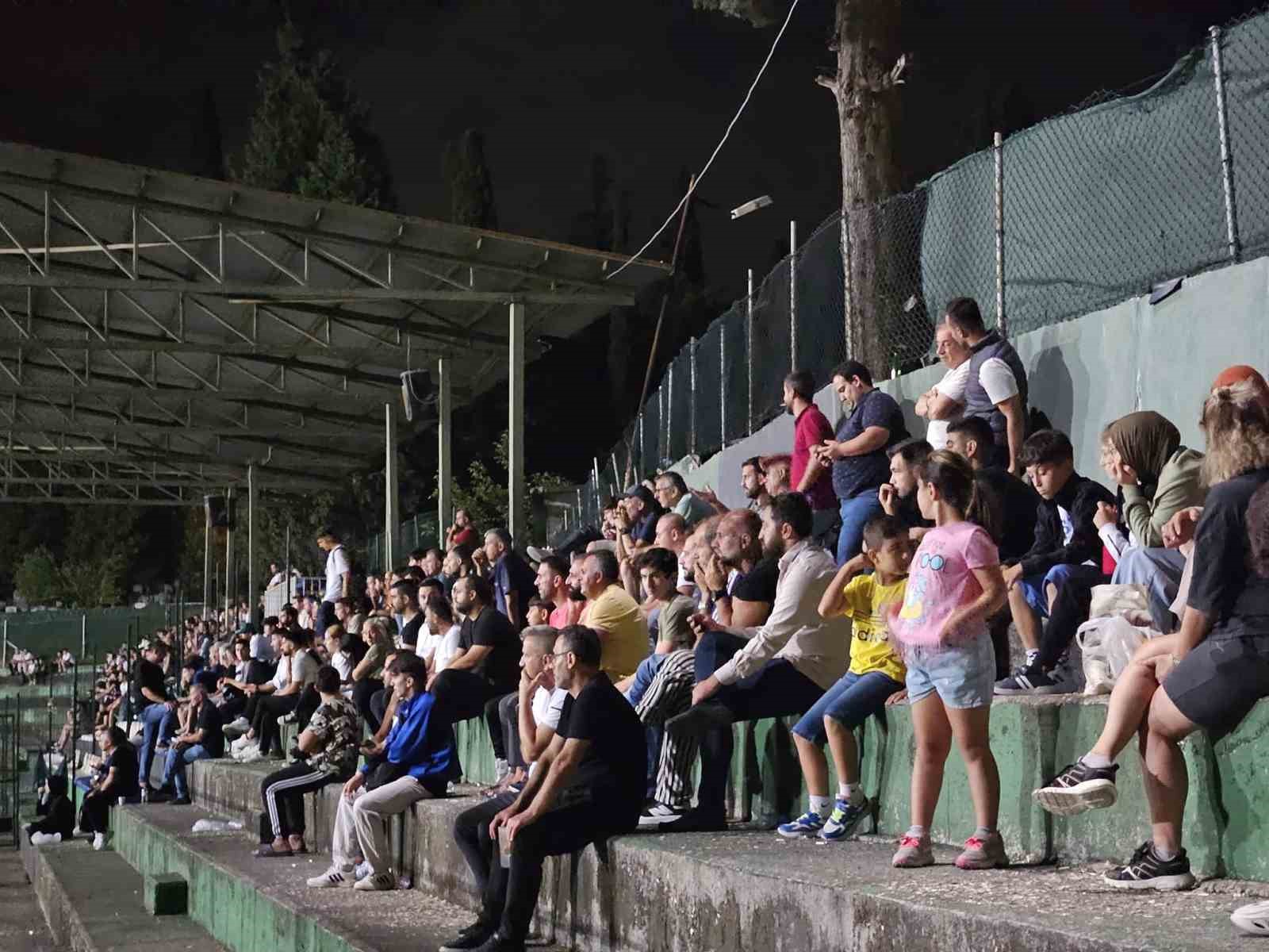 Gölcük’te Başkanlık Kupası Futbol Turnuvası heyecanı
