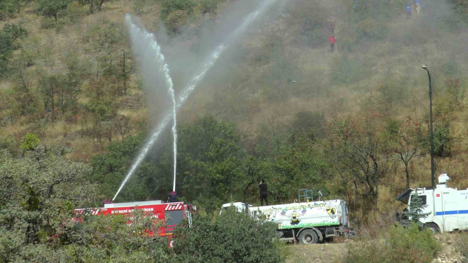 Dağ yangını tatbikatı gerçeğini aratmadı
