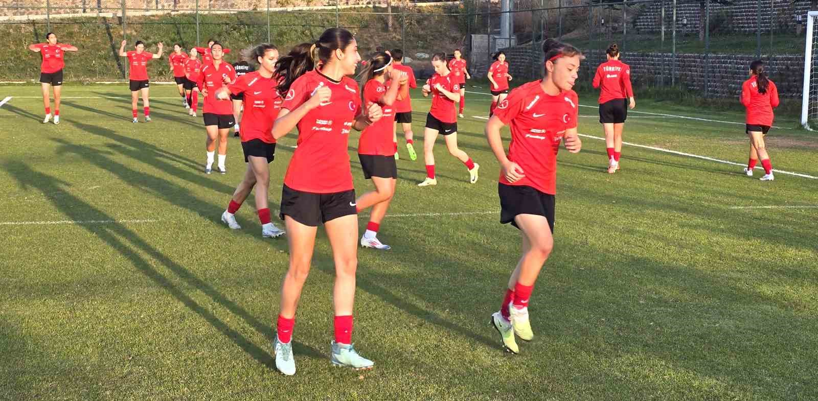 U19 Kadın Milli Takımı’nın Erzurum kampı başladı
