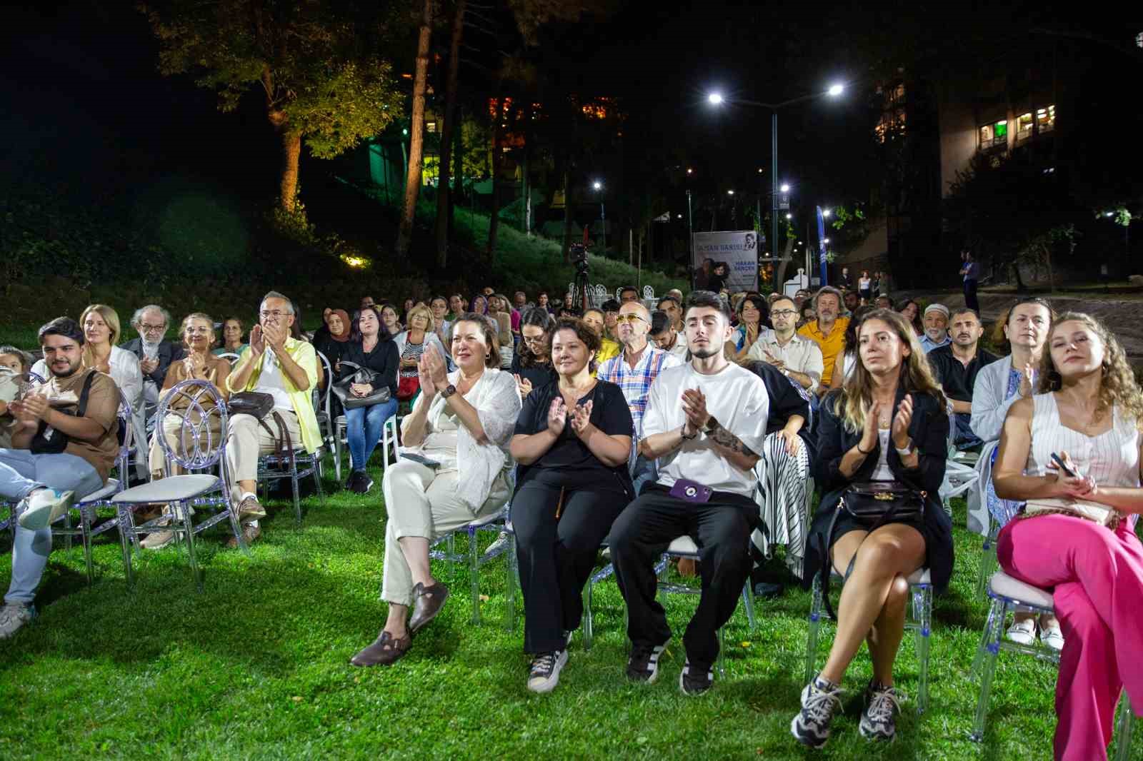 Nâzım Hikmet şiirlerle anıldı
