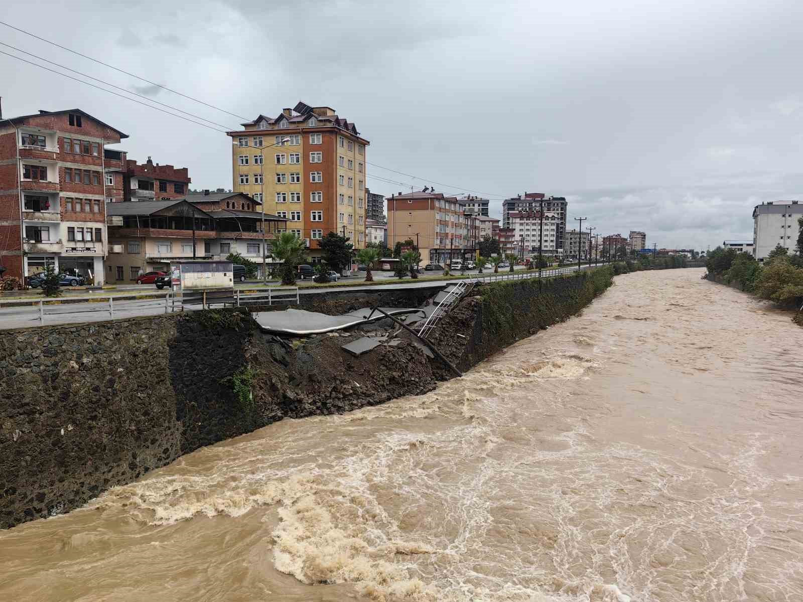 Arhavi Belediye Başkanı Turgay Ataselim: 