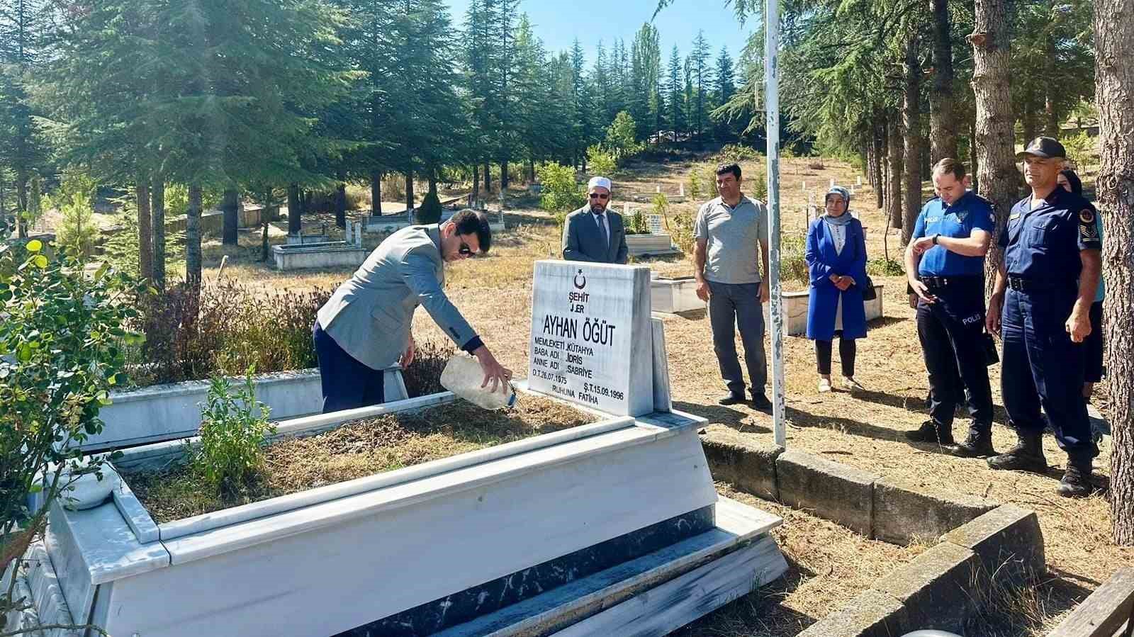 Hisarcıklı şehit asker mezarı başında anıldı
