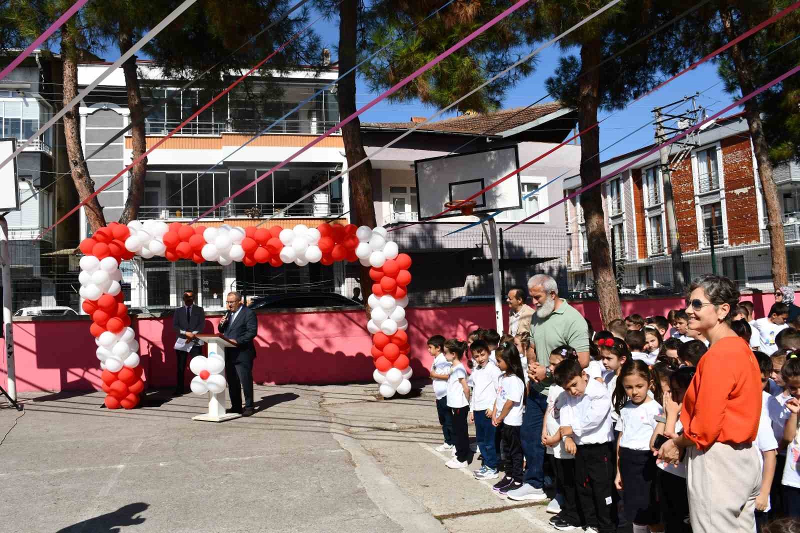 Vezirköprü’de İlköğretim Haftası kutlaması
