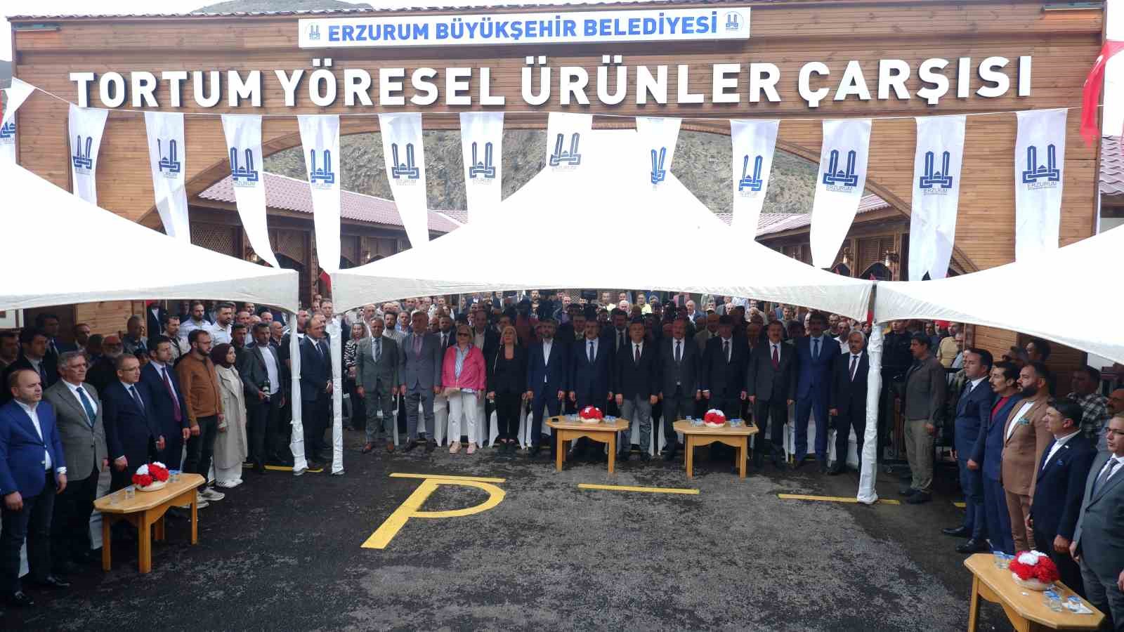 Bakan Tekin Erzurum’da yöresel ürünler çarşının açılışını yaptı
