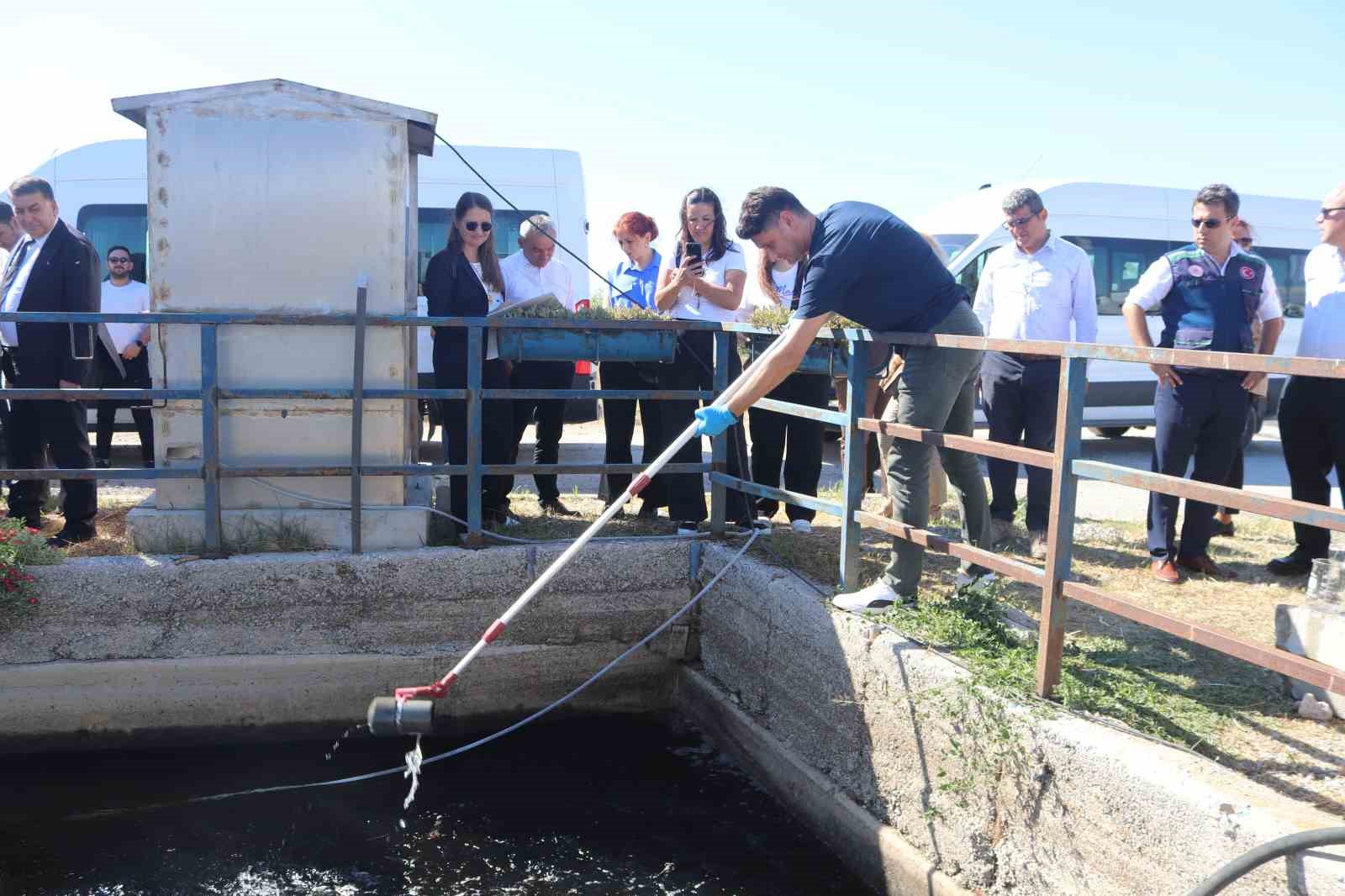 Bilim kurulu üyeleri İzmir Körfezi ve Çiğli Atıksu Arıtma Tesisini inceledi
