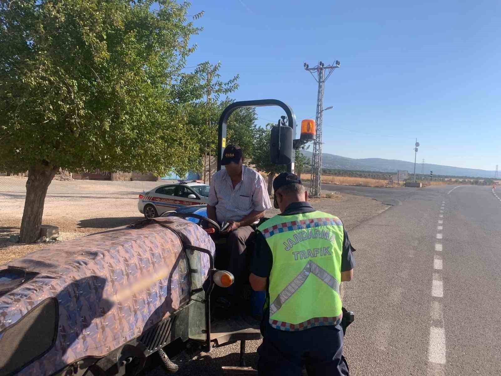 Gaziantep’te jandarmadan drone destekli trafik denetimi
