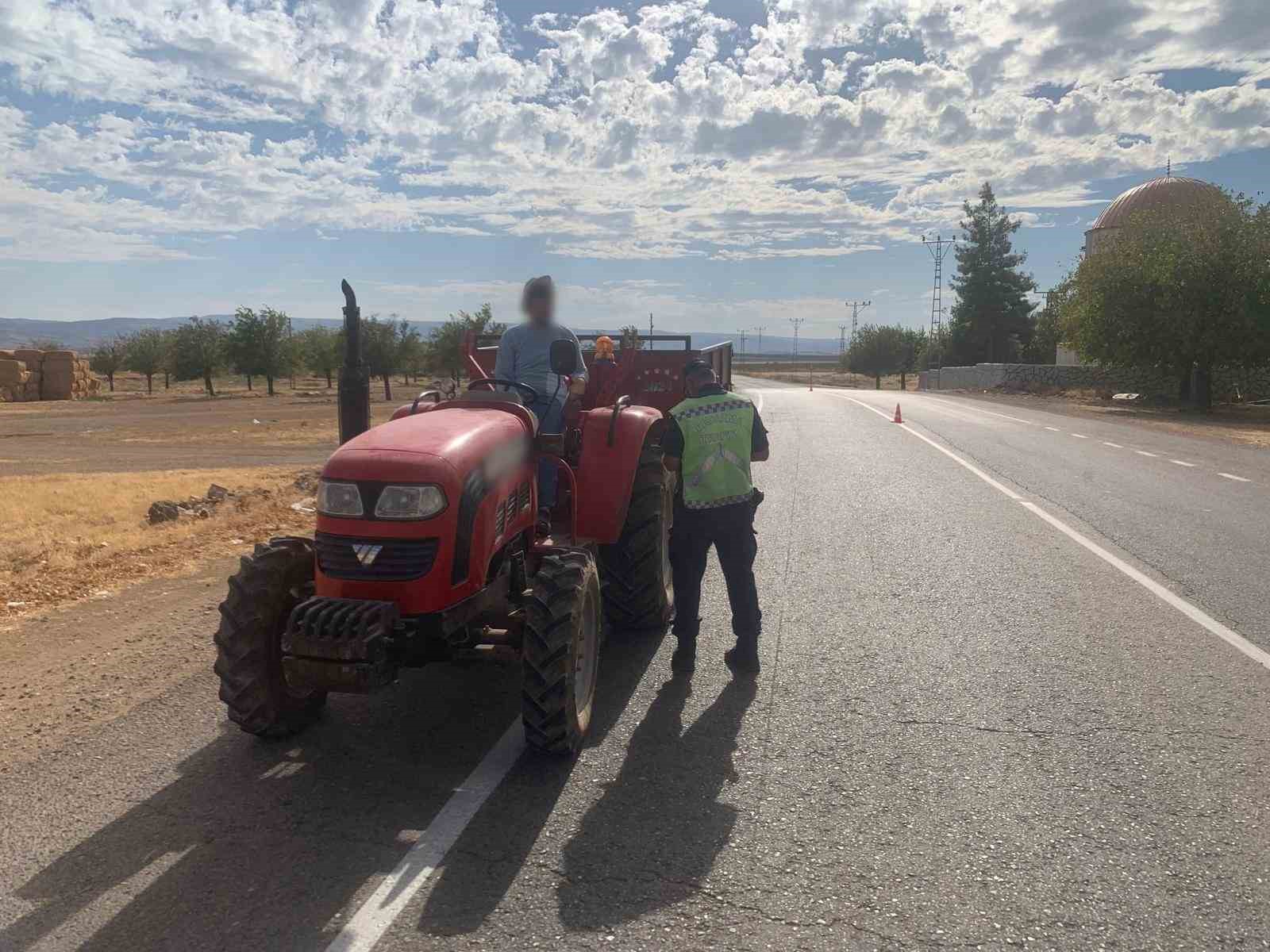 Gaziantep’te jandarmadan drone destekli trafik denetimi
