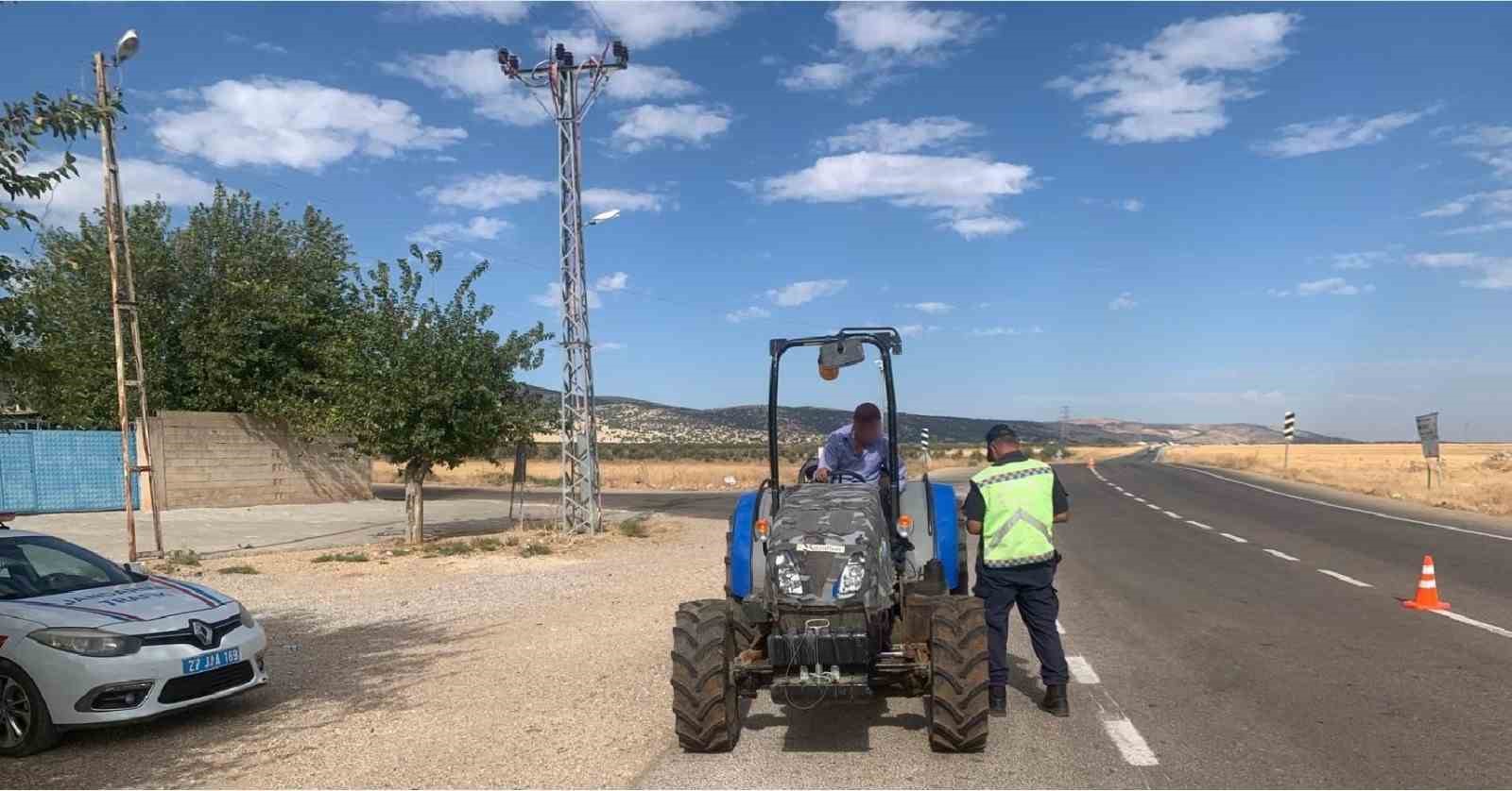 Gaziantep’te jandarmadan drone destekli trafik denetimi
