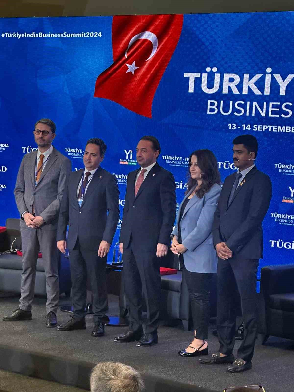 Türkiye-Hindistan arasındaki ekonomik ilişkiler bu panelde konuşuldu
